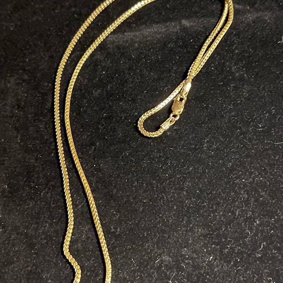 *SOLD* 14K Rounded Box Chain 18" - Picture 4 of 7